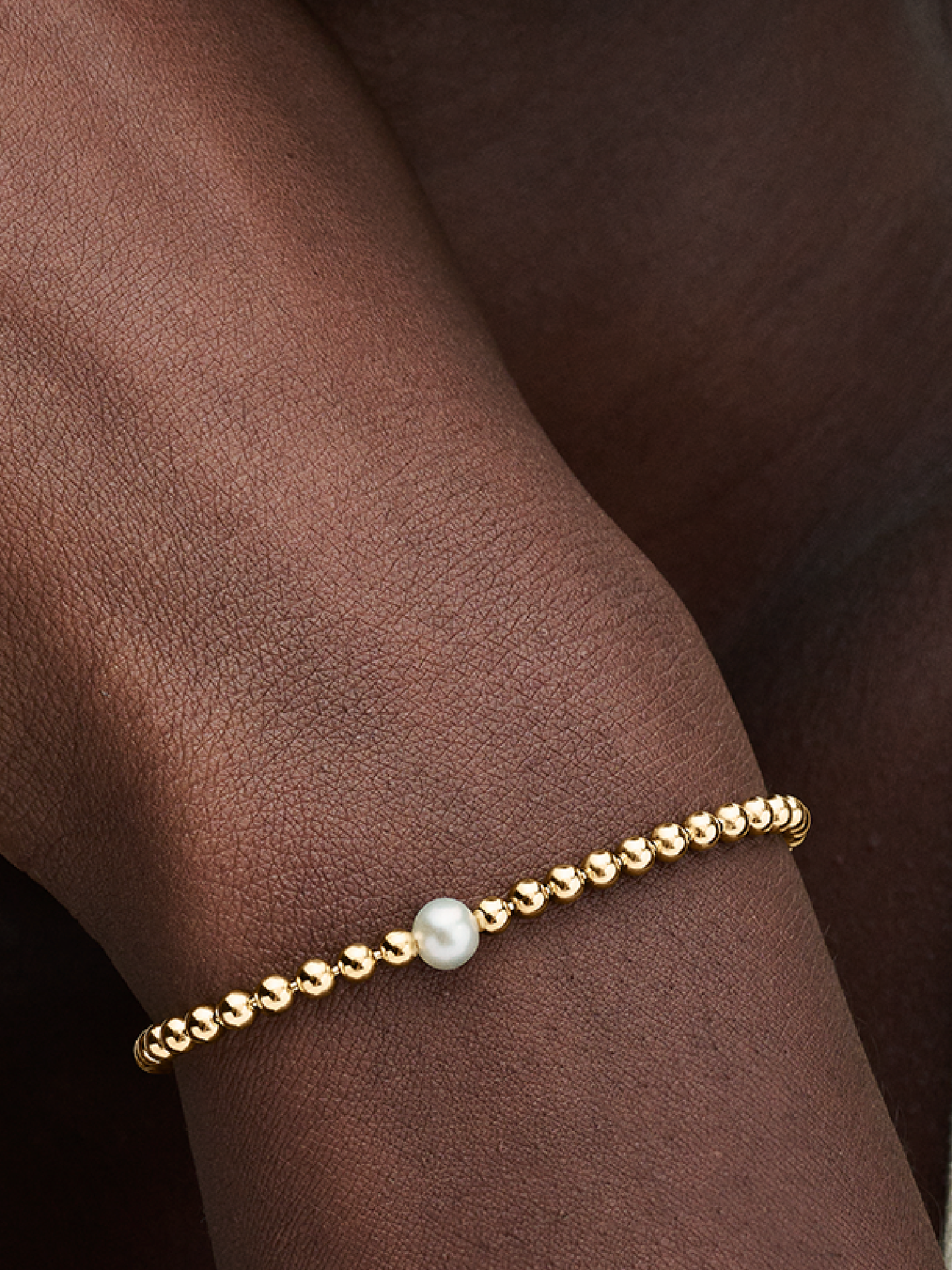 Женский браслет Pandora Treated Freshwater Cultured Pearl & Beads, Gold plated, цвет: Позолоченный — фото 3