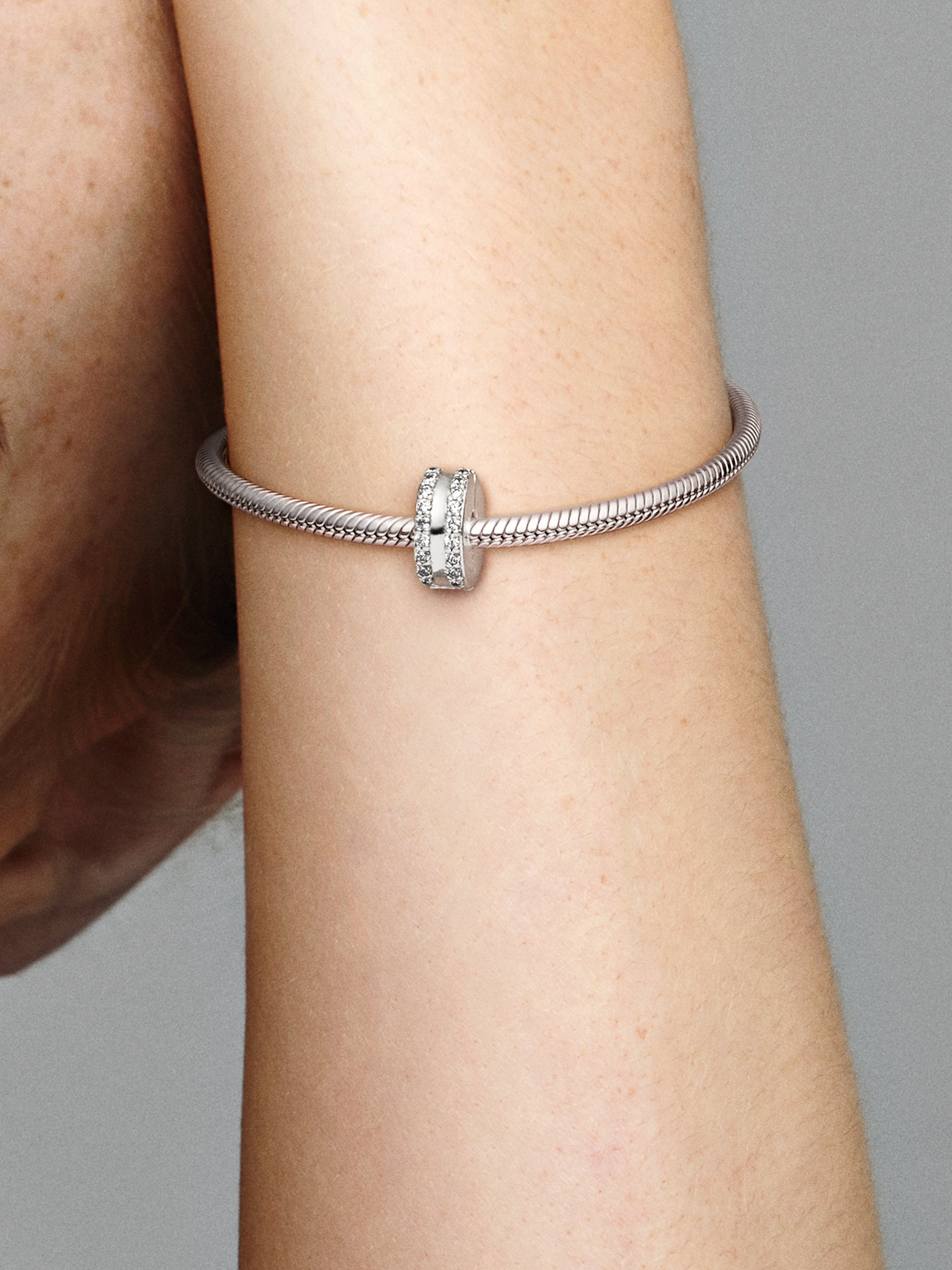 Женский шарм Pandora Double Lined Pavé Clip Charm, цвет: Серебро — фото 3
