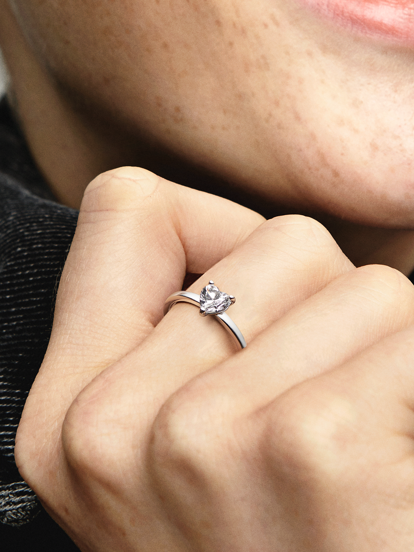 Женское кольцо Pandora Sparkling Heart Solitaire, цвет: Серебро — фото 3