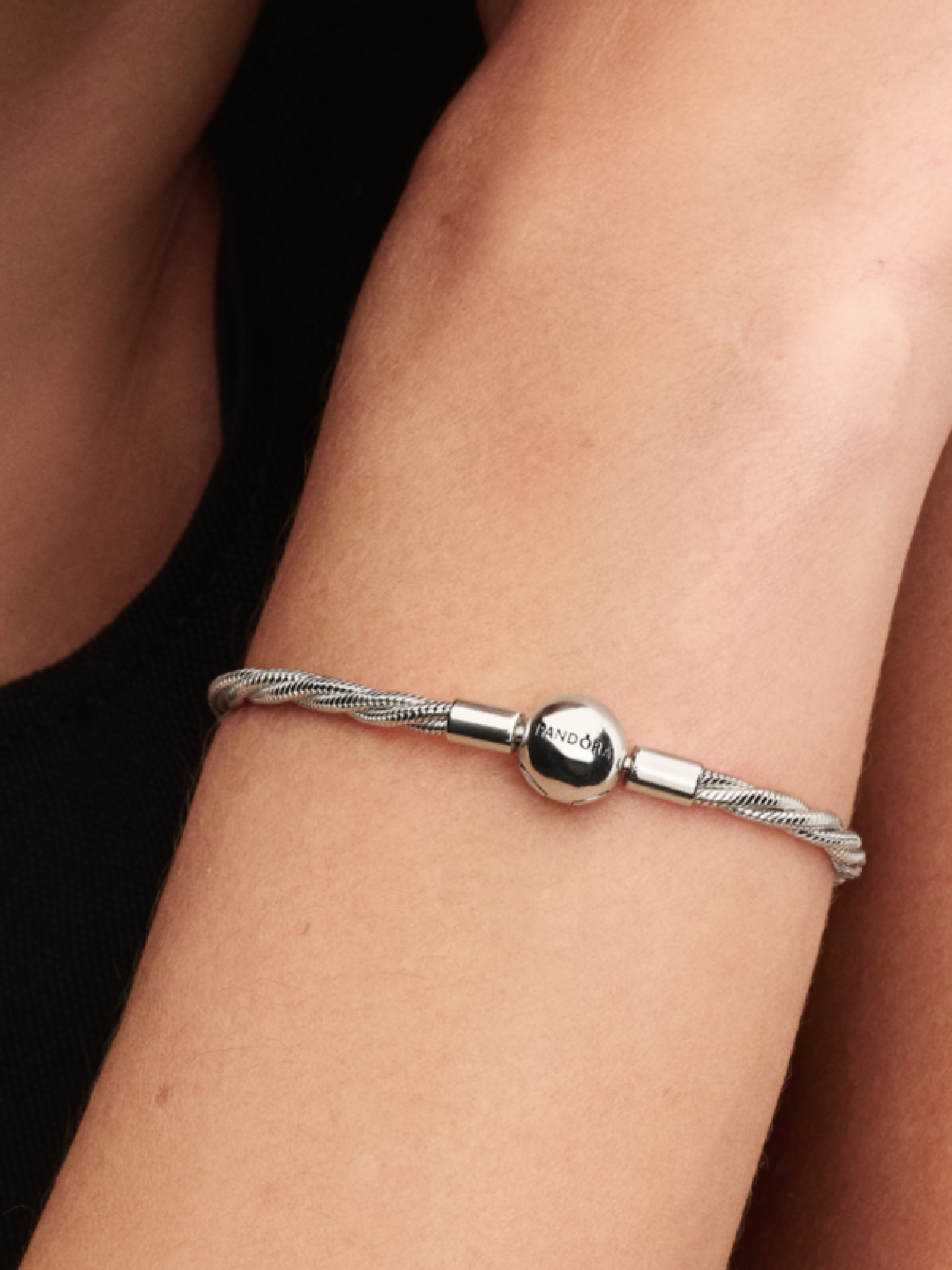 Женские украшения Pandora Round Clasp Twisted Snake Chain, цвет: Серебро — фото 3