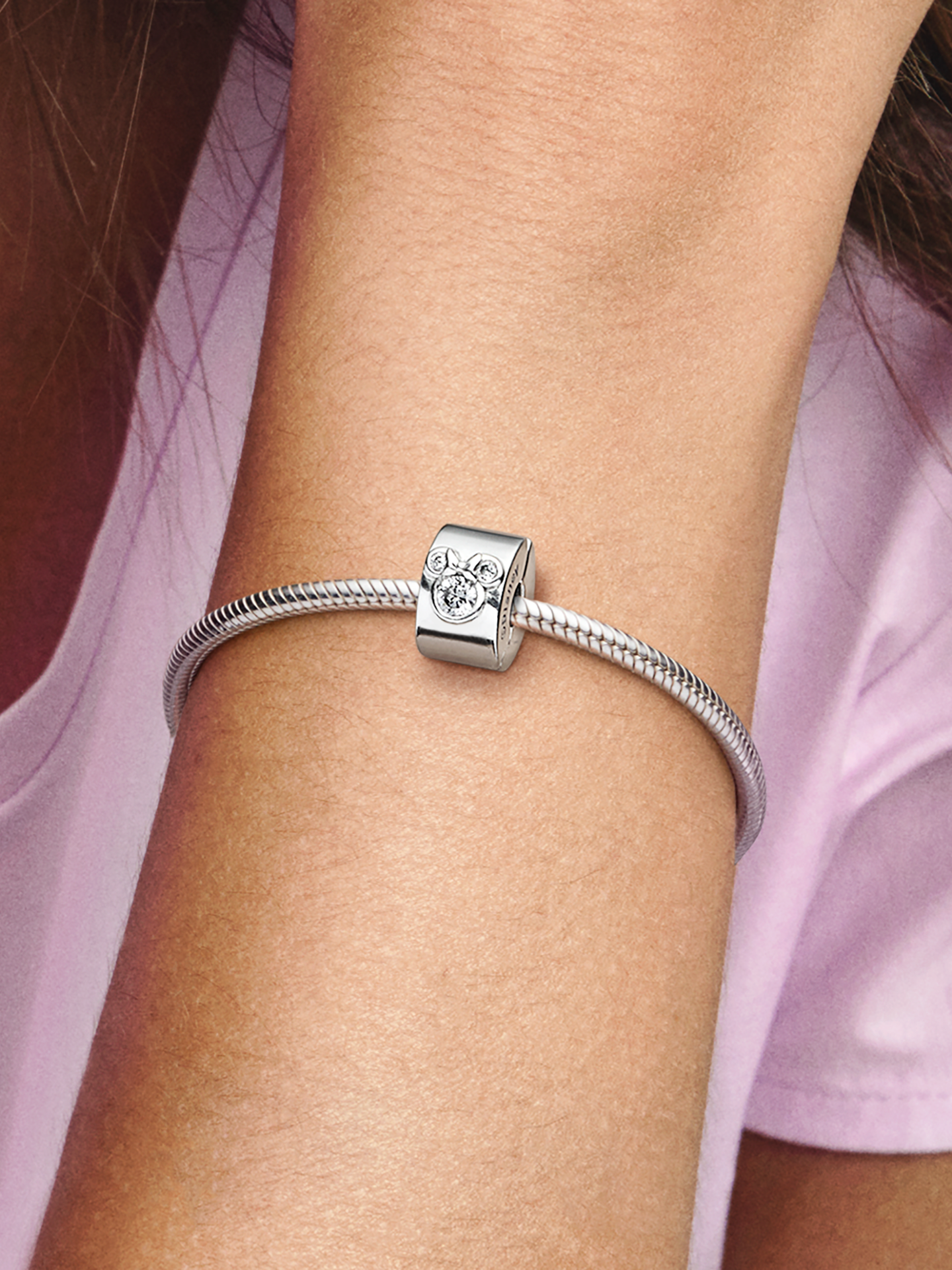 Женский шарм Pandora Disney Mickey Mouse & Minnie Mouse Clip Charm, цвет: Серебро — фото 3