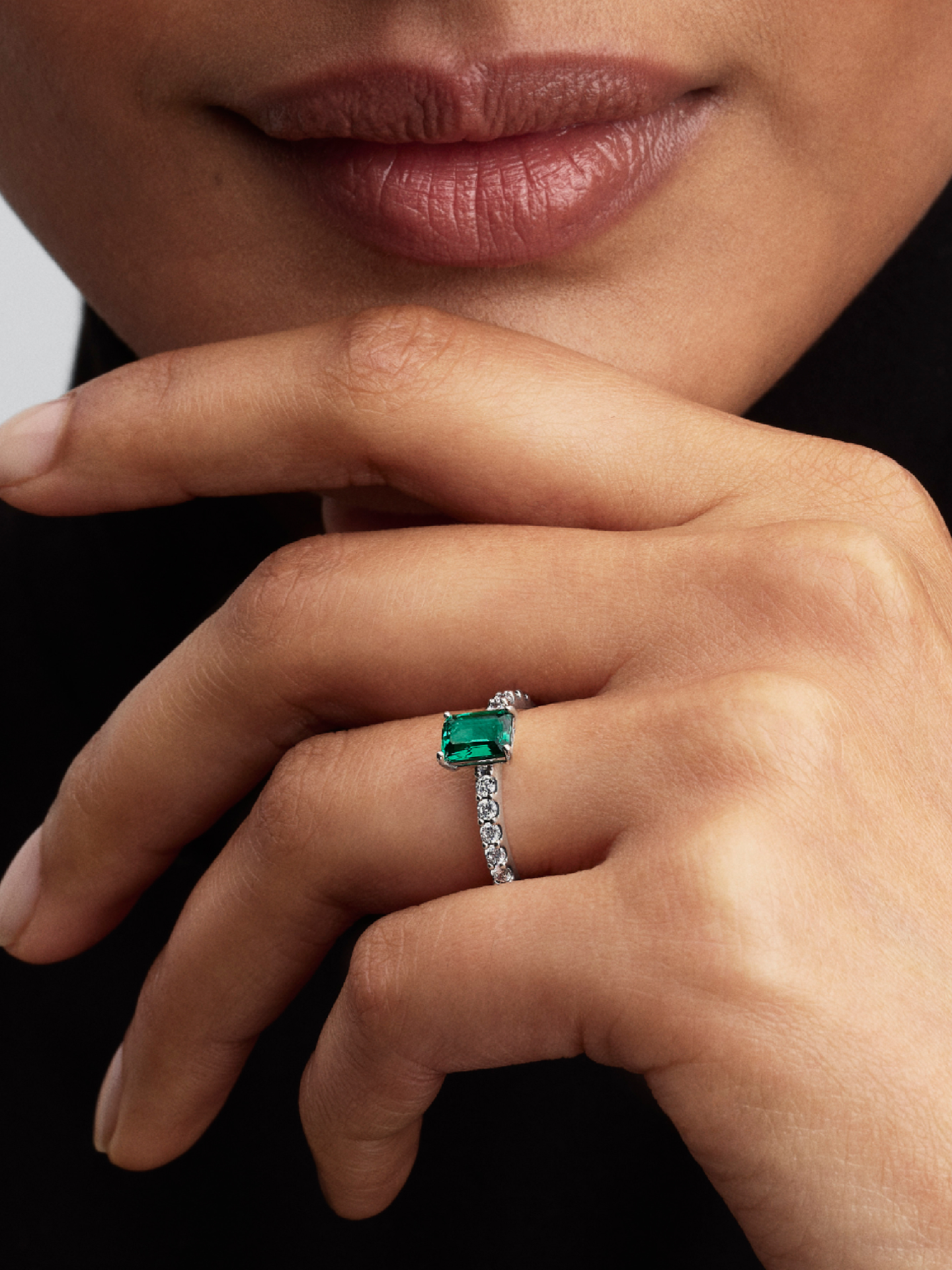 Женское кольцо Pandora Rectangular Sparkling Green Halo, цвет: Серебро — фото 3