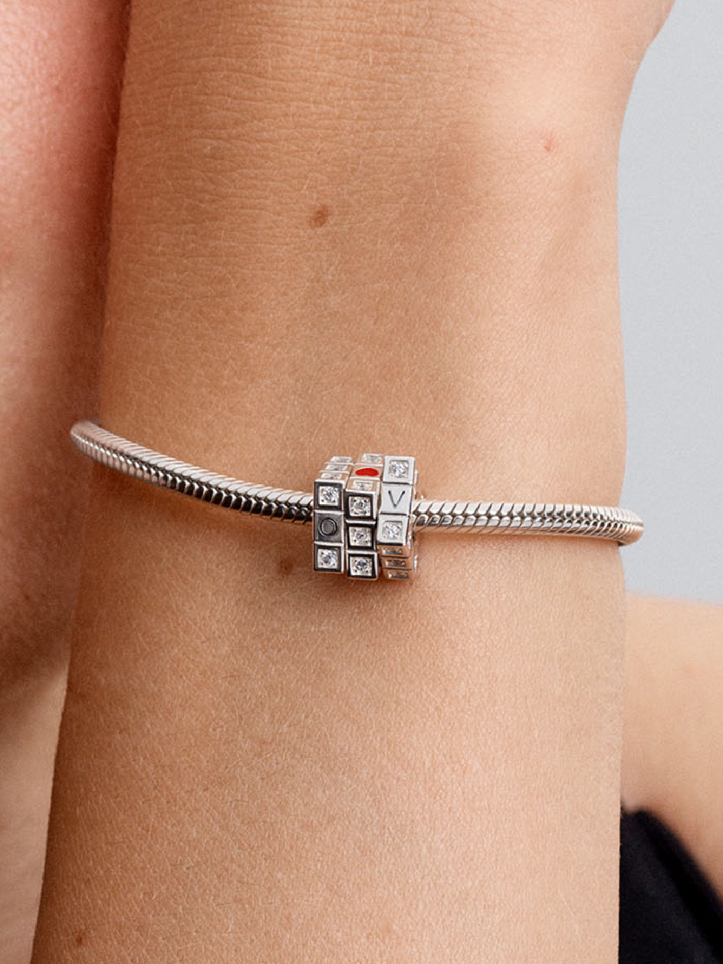 Женский шарм Pandora Moveable Toy Cube Charm, цвет: Серебро — фото 3