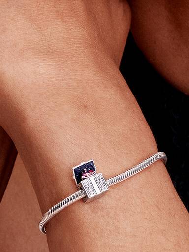Sparkling Gift Box Charm
