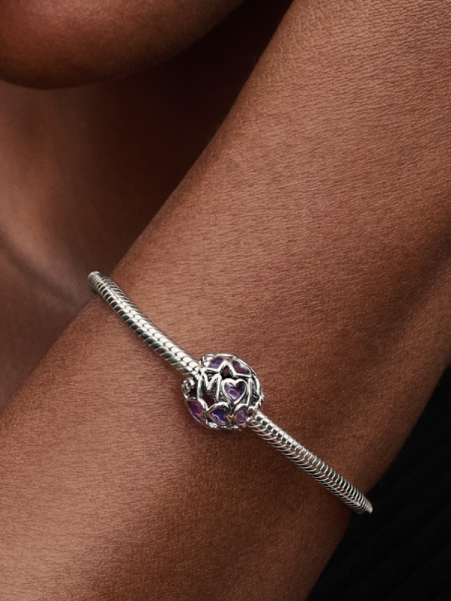 Женский шарм Pandora Openwork Hearts Mom Charm, цвет: Серебро — фото 3