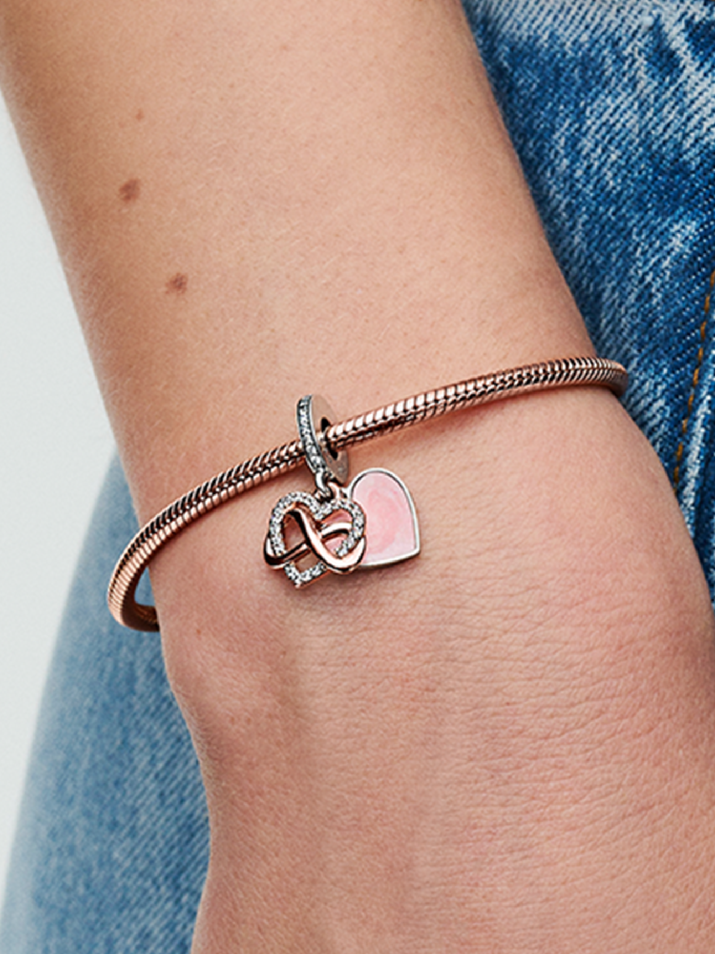 Женский шарм Pandora Sparkling Infinity Heart Dangle Charm, цвет: Двухцветный — фото 3