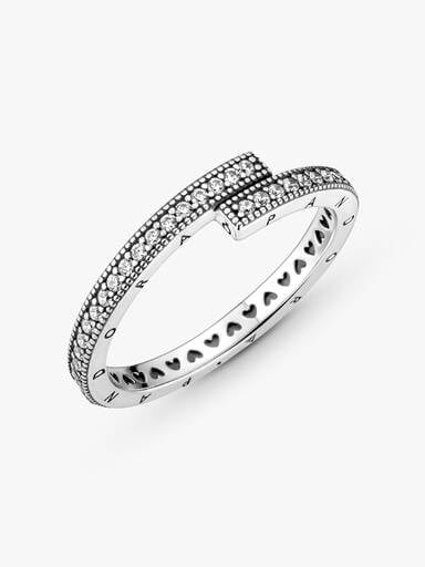 Sparkling Overlapping Ring