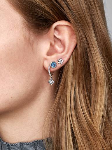 FINAL SALE - Sparkling Snowflake Stud Earrings
