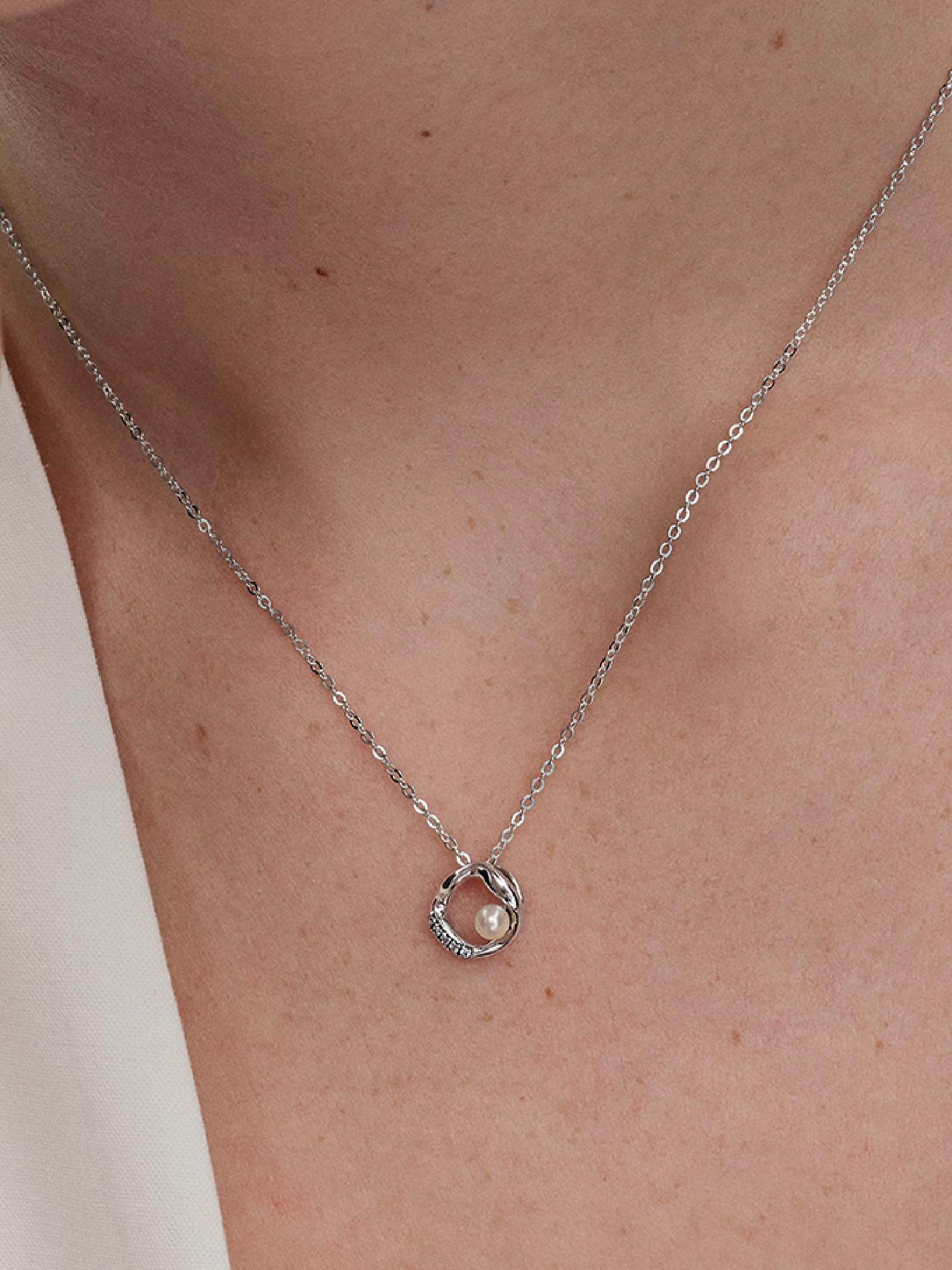 Organically Shaped Pavé Circle & Treated Freshwater Cultured Pearl Collier Necklace