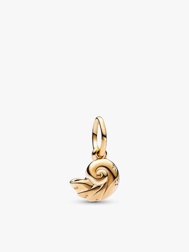 Yoonchae’s Shell Charm Necklace Set