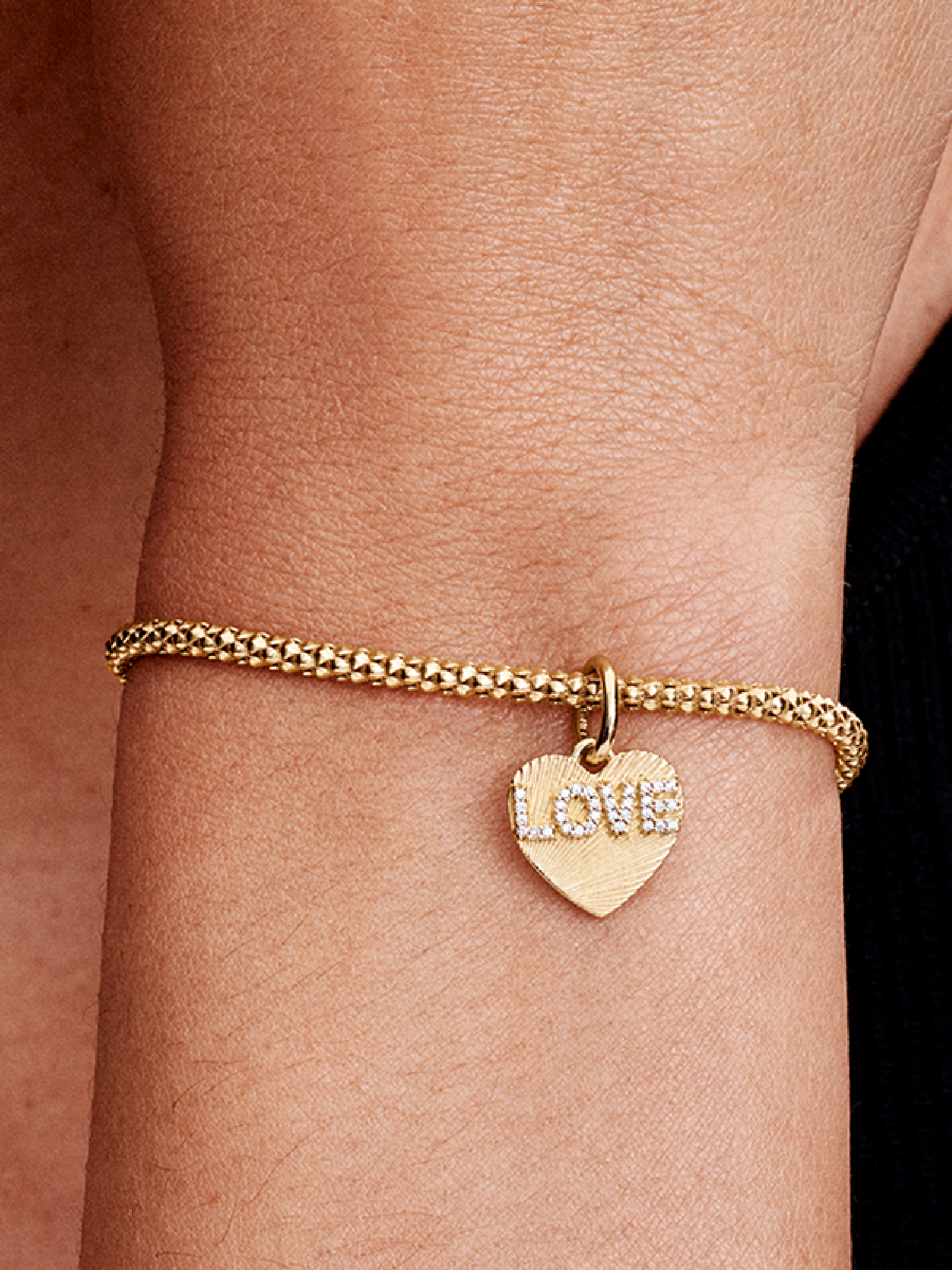 Женский шарм Pandora Engravable Love Heart Dangle Charm, Gold plated, цвет: Позолоченный — фото 3