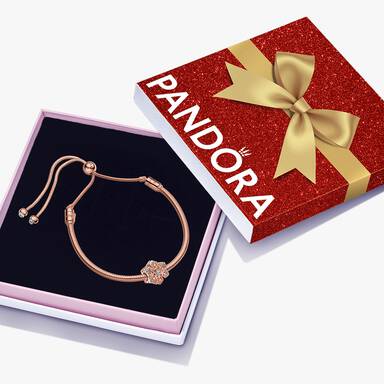 FINAL SALE - Festive Snowflake Bracelet Gift Set