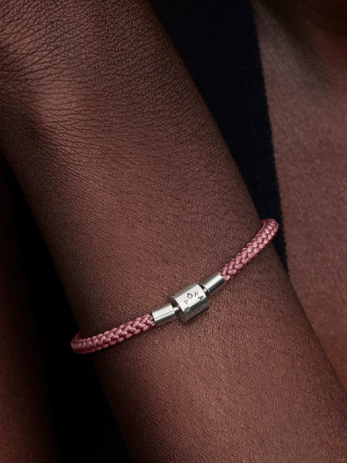Женский браслет Pandora Shimmering Pink Cord, цвет: Серебро — фото 3
