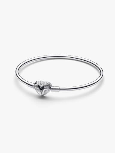 FINAL SALE - Radiating Heart Clasp Bangle