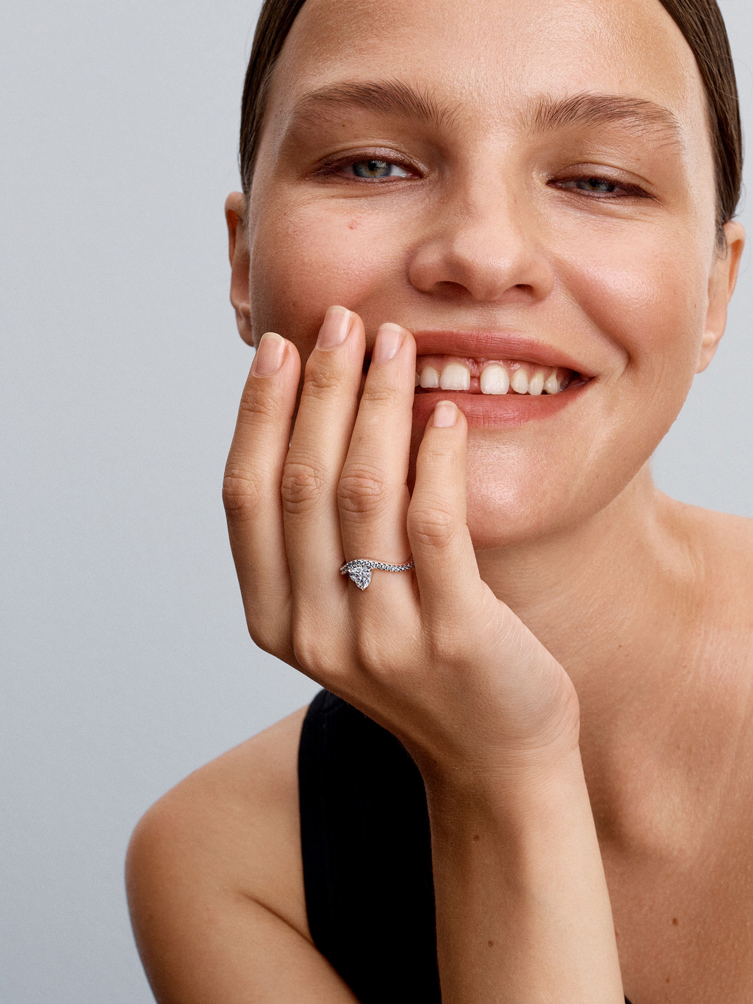 Wavy Pavé Heart Ring