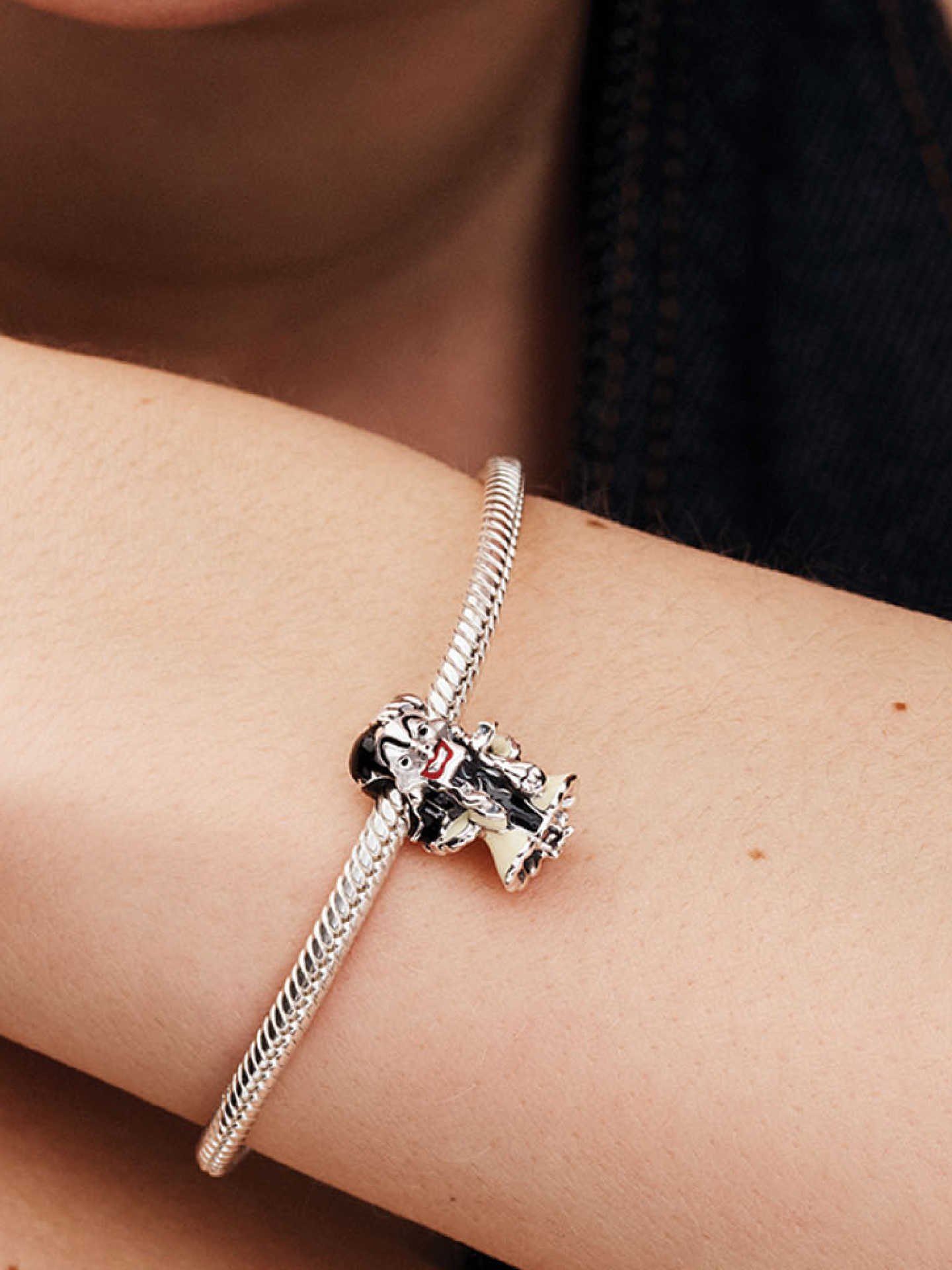 Женский шарм Pandora Disney Villains Cruella De Vil Charm, цвет: Серебро — фото 3