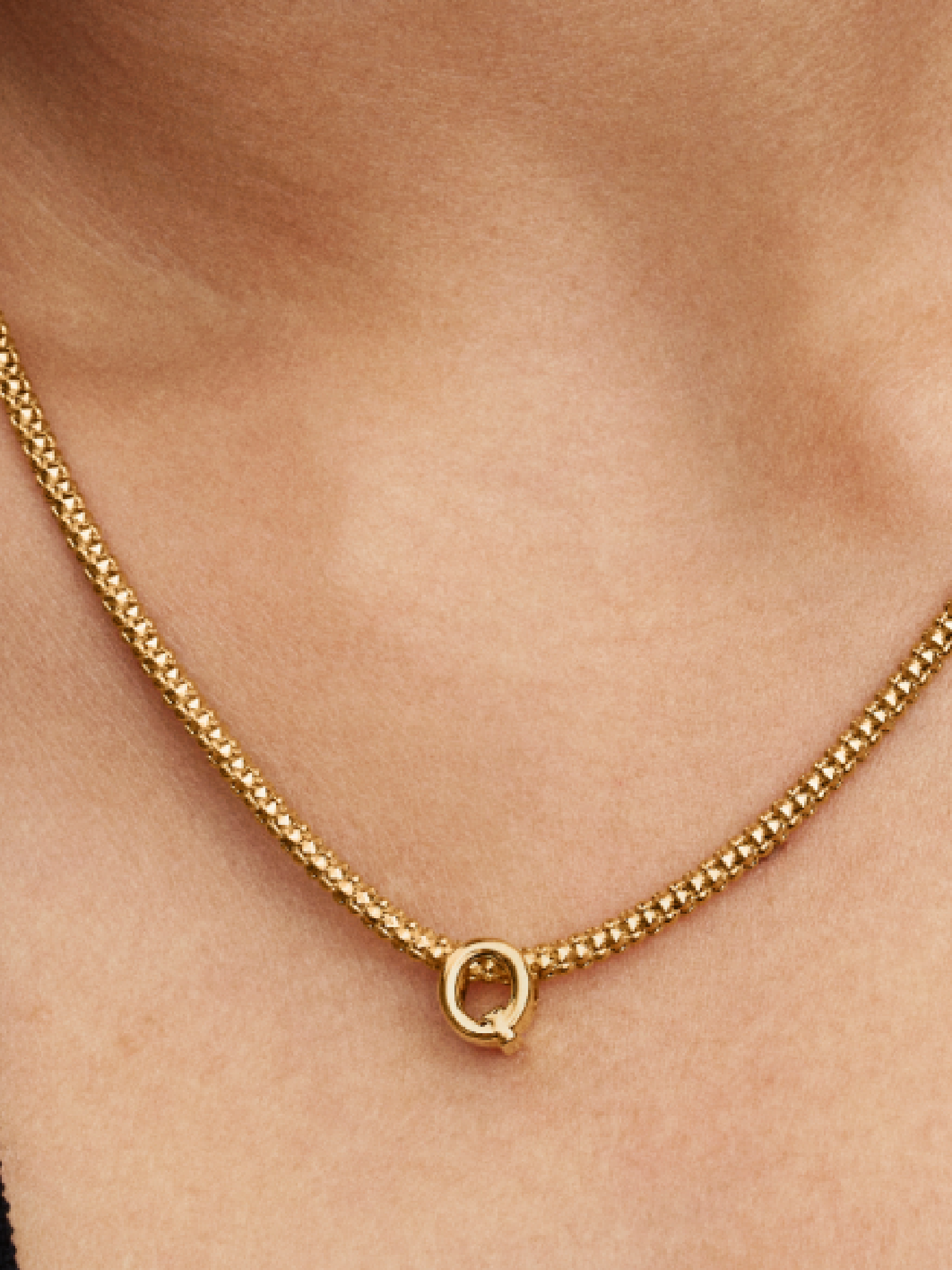 Женский шарм Pandora Letter Q Alphabet Charm, Gold plated, цвет: Позолоченный — фото 3
