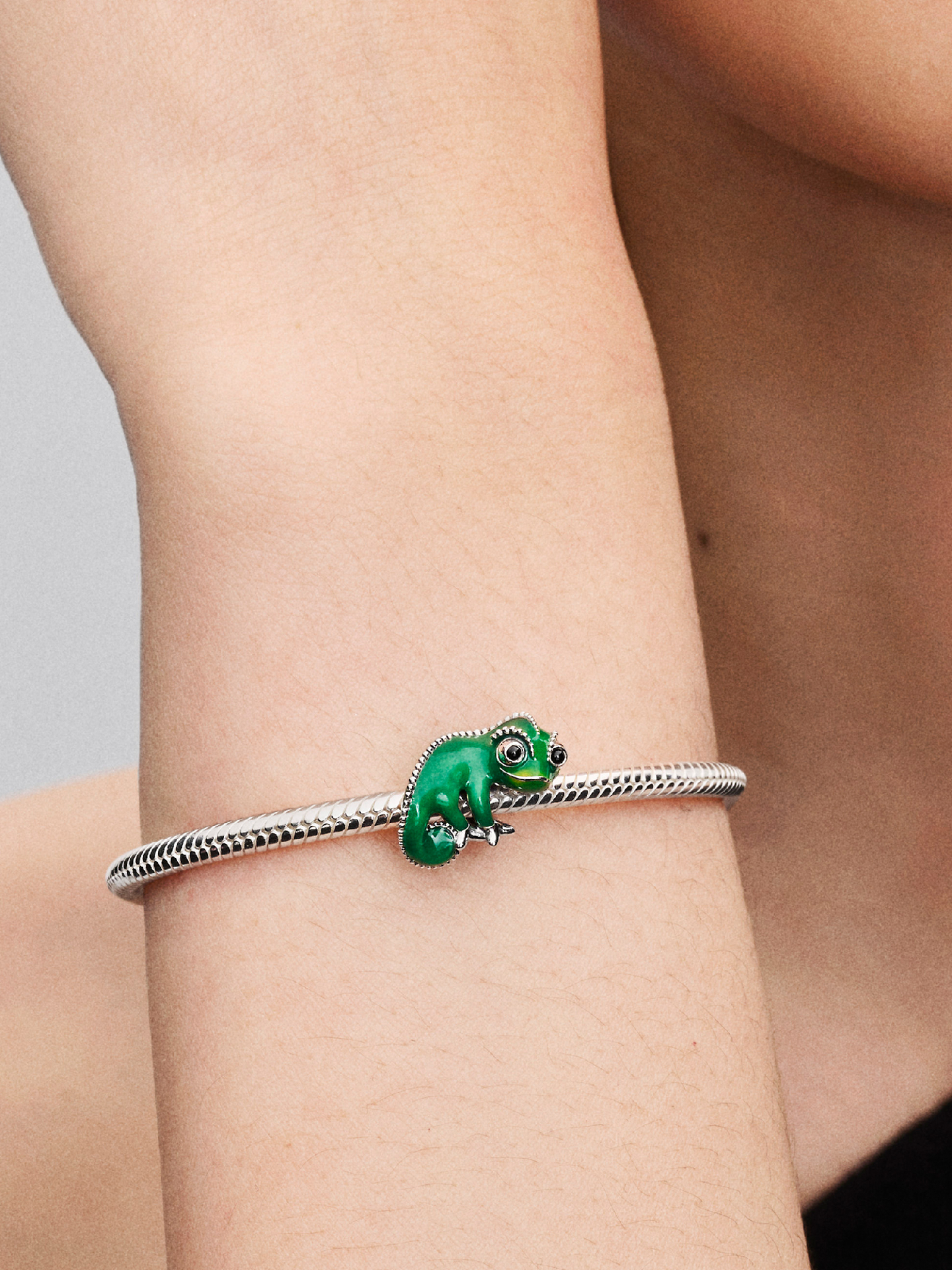 Женский шарм Pandora Disney Tangled Pascal Color-changing Charm, цвет: Серебро — фото 3