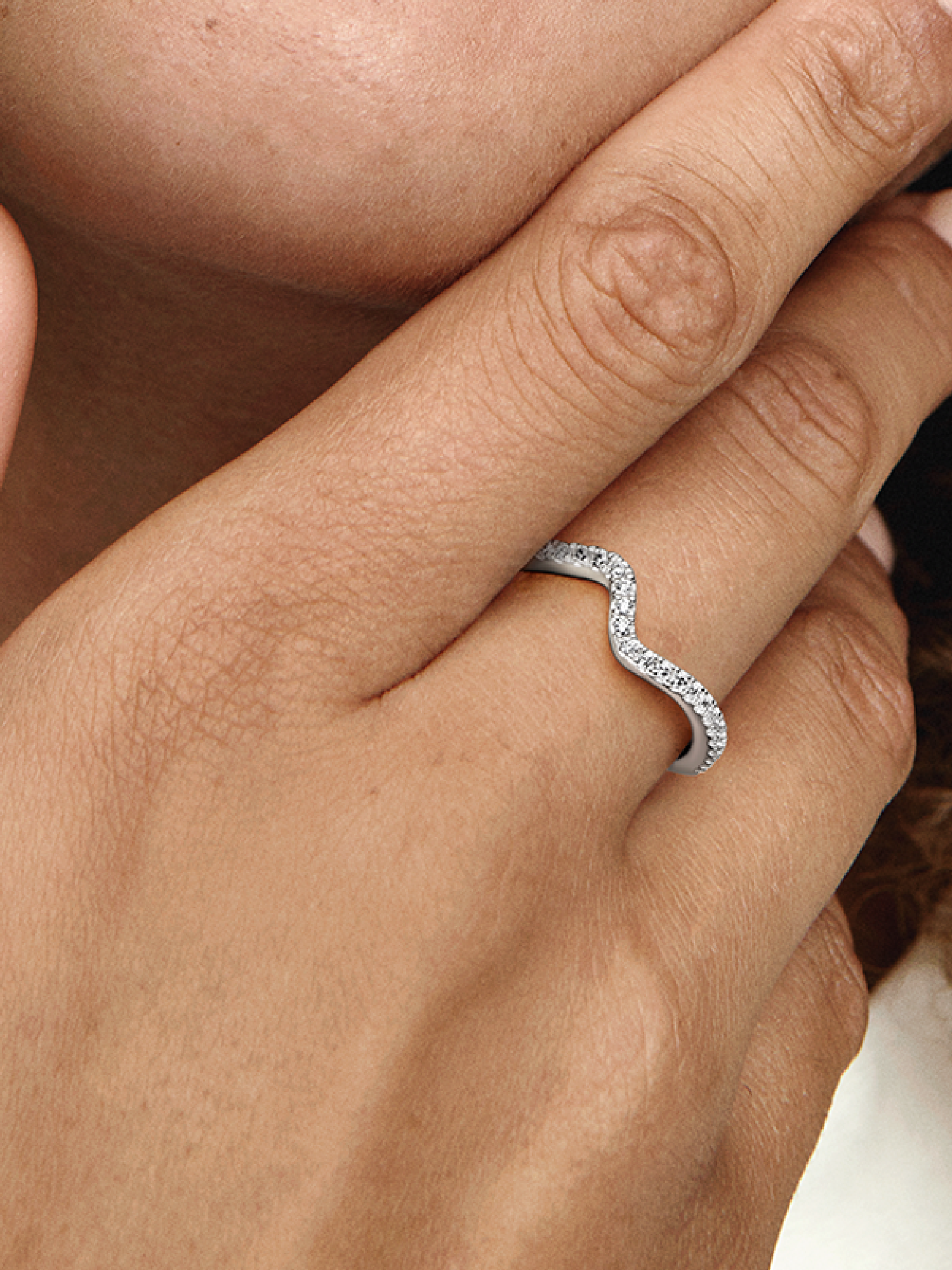 Sparkling Wave Ring | Sterling silver | Pandora US