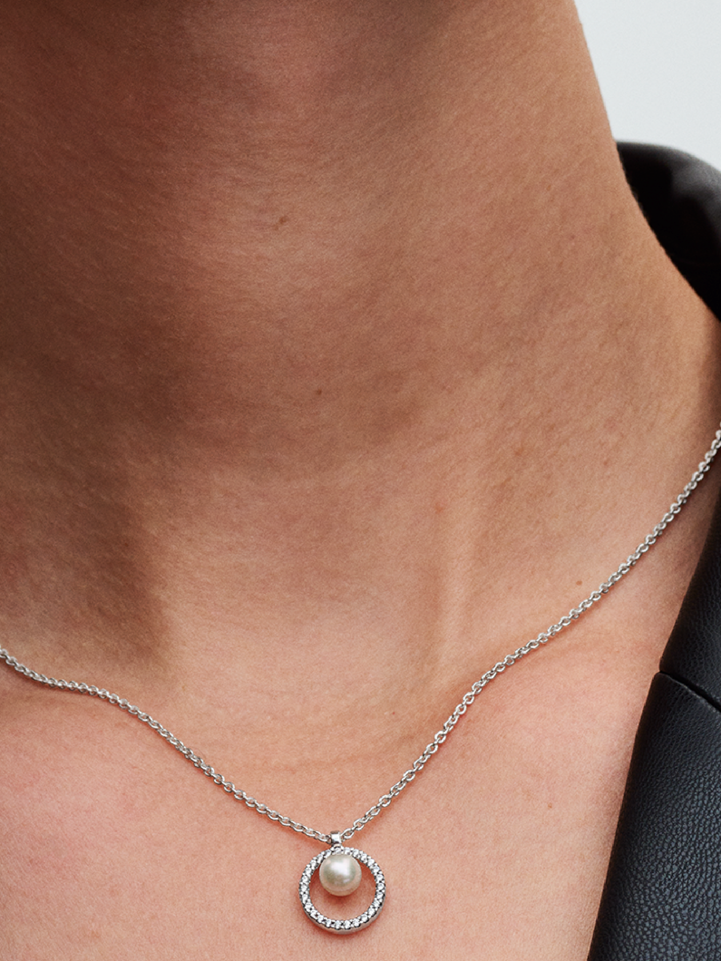 Женское колье Pandora Treated Freshwater Cultured Pearl & Pavé Collier, цвет: Серебро — фото 3