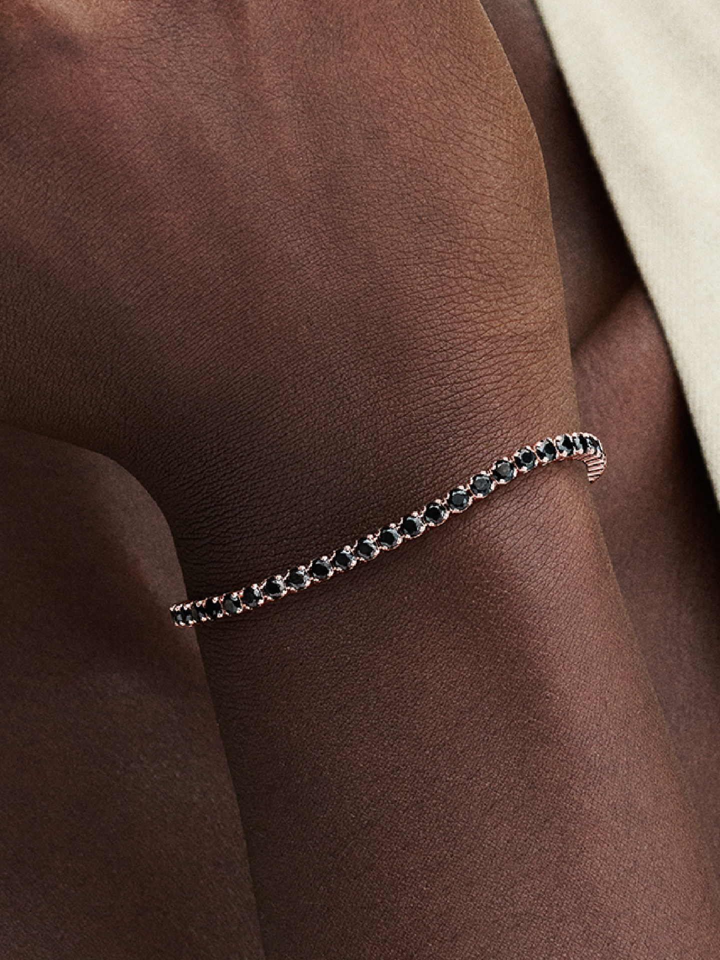 Женский браслет Pandora Black Sparkling Tennis, цвет: Покрытие розовым золотом — фото 3