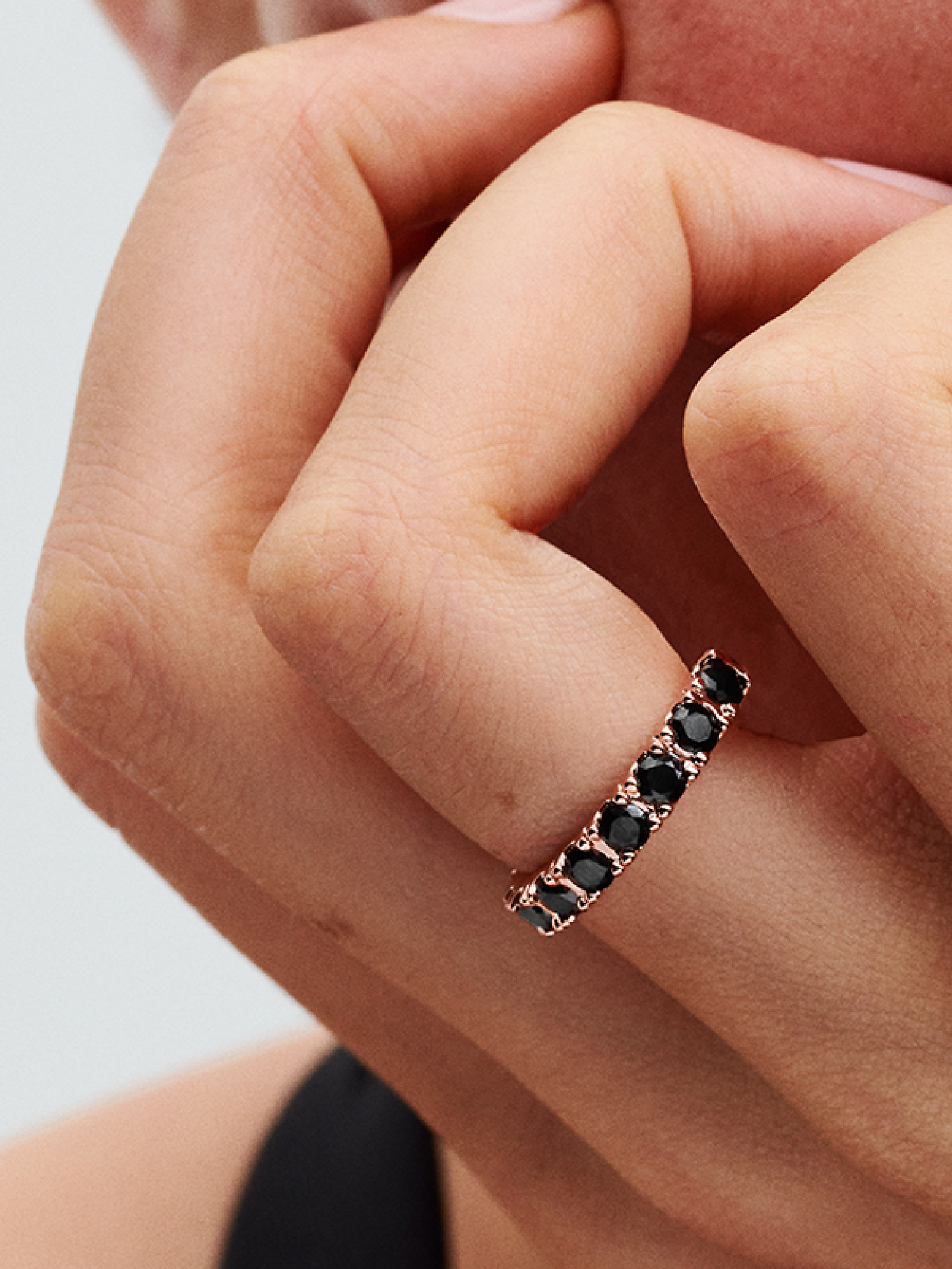 Женское кольцо Pandora Black Sparkling Row Eternity, цвет: Покрытие розовым золотом — фото 3