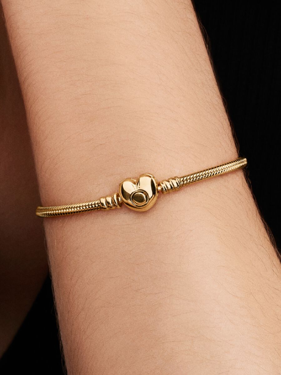 How Should a Pandora Bracelet Fit: Expert Tips