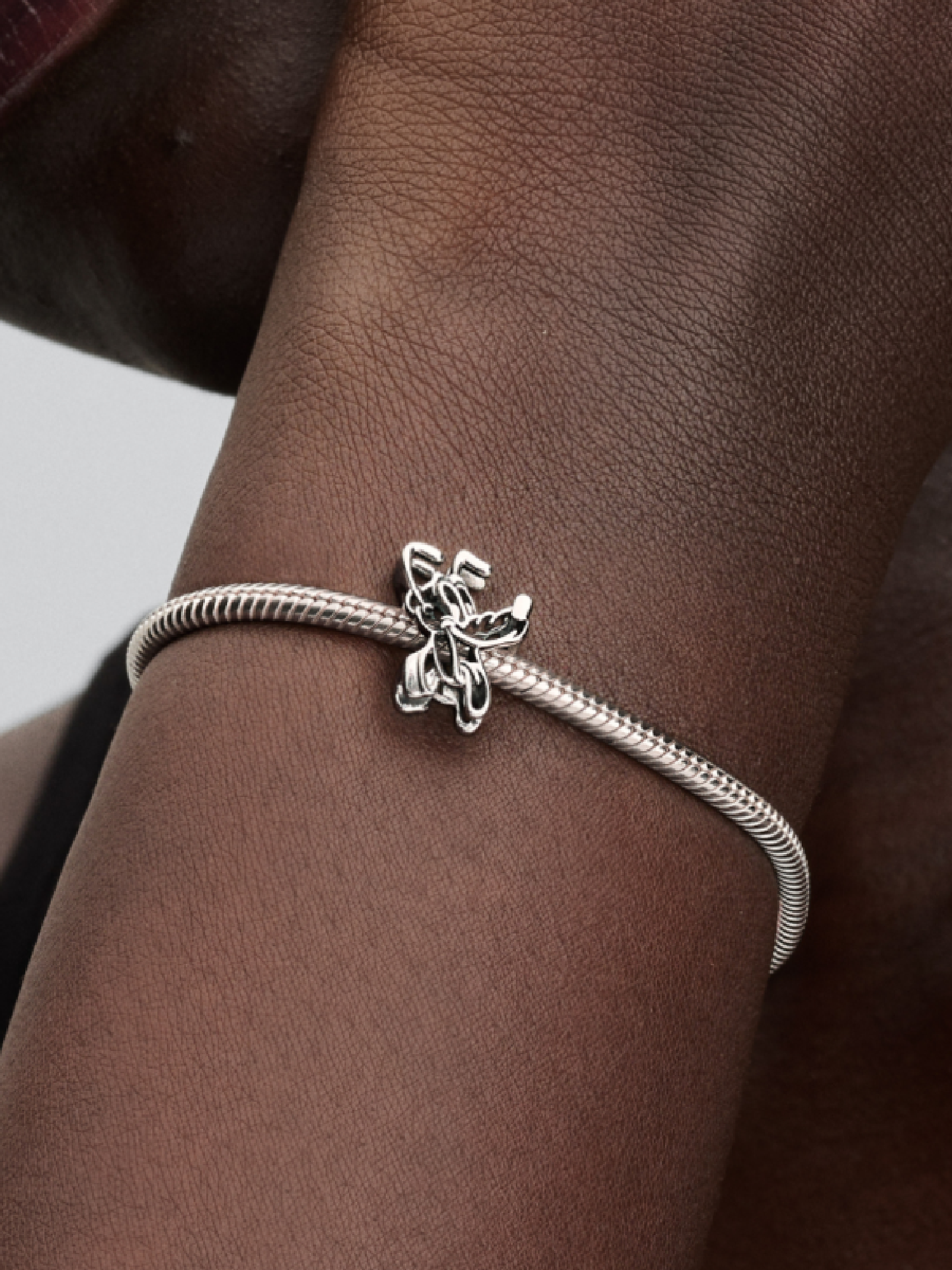Женский шарм Pandora Disney Pluto Openwork Charm, цвет: Серебро — фото 3