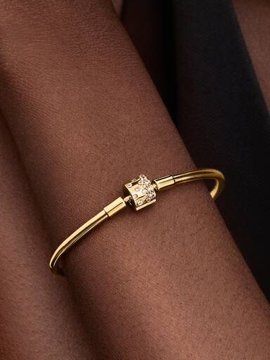 FINAL SALE - Sparkling Barrel Clasp Bangle