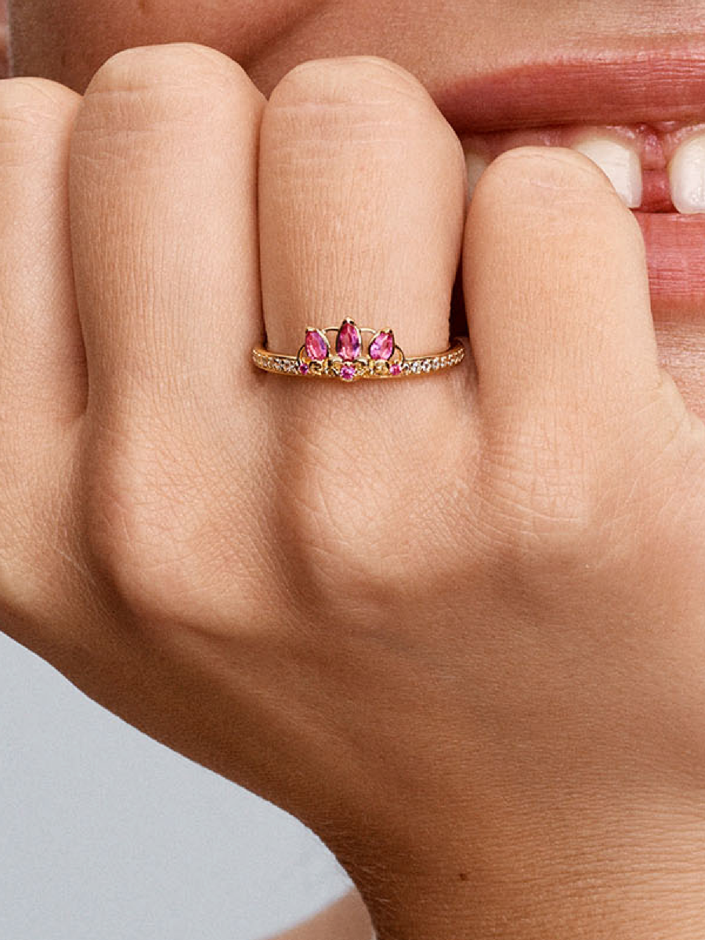 Женское кольцо Pandora Disney Princess Rapunzel Tiara, цвет: Позолоченный — фото 3