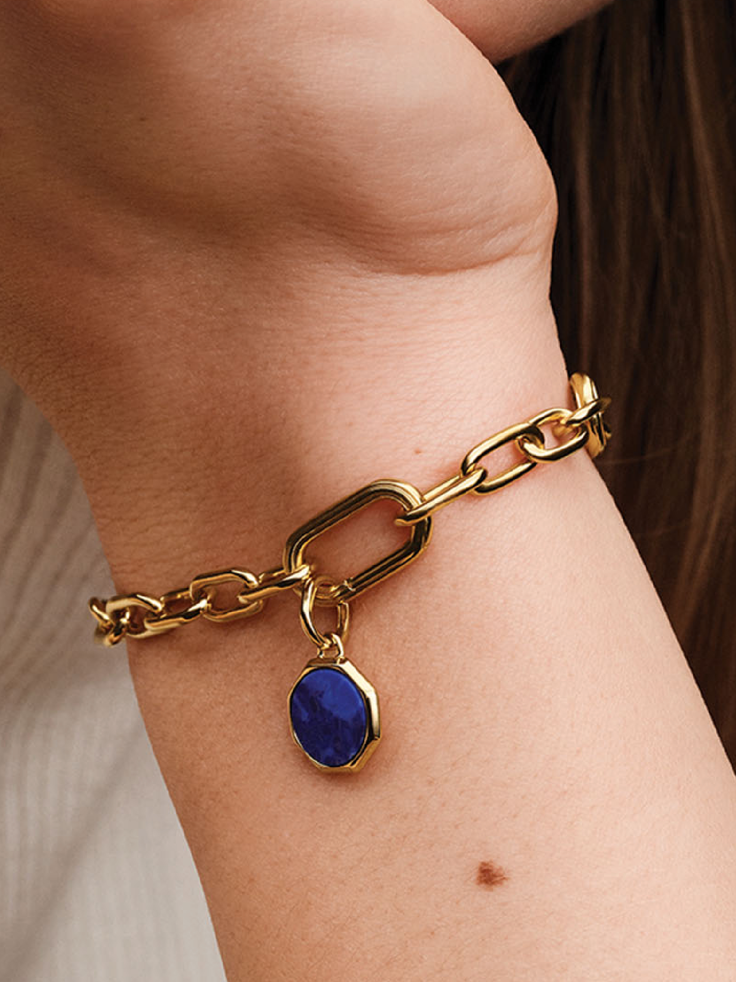 Женский шарм Pandora Blue Engravable Mini Medallion Charm, цвет: Позолоченный — фото 3