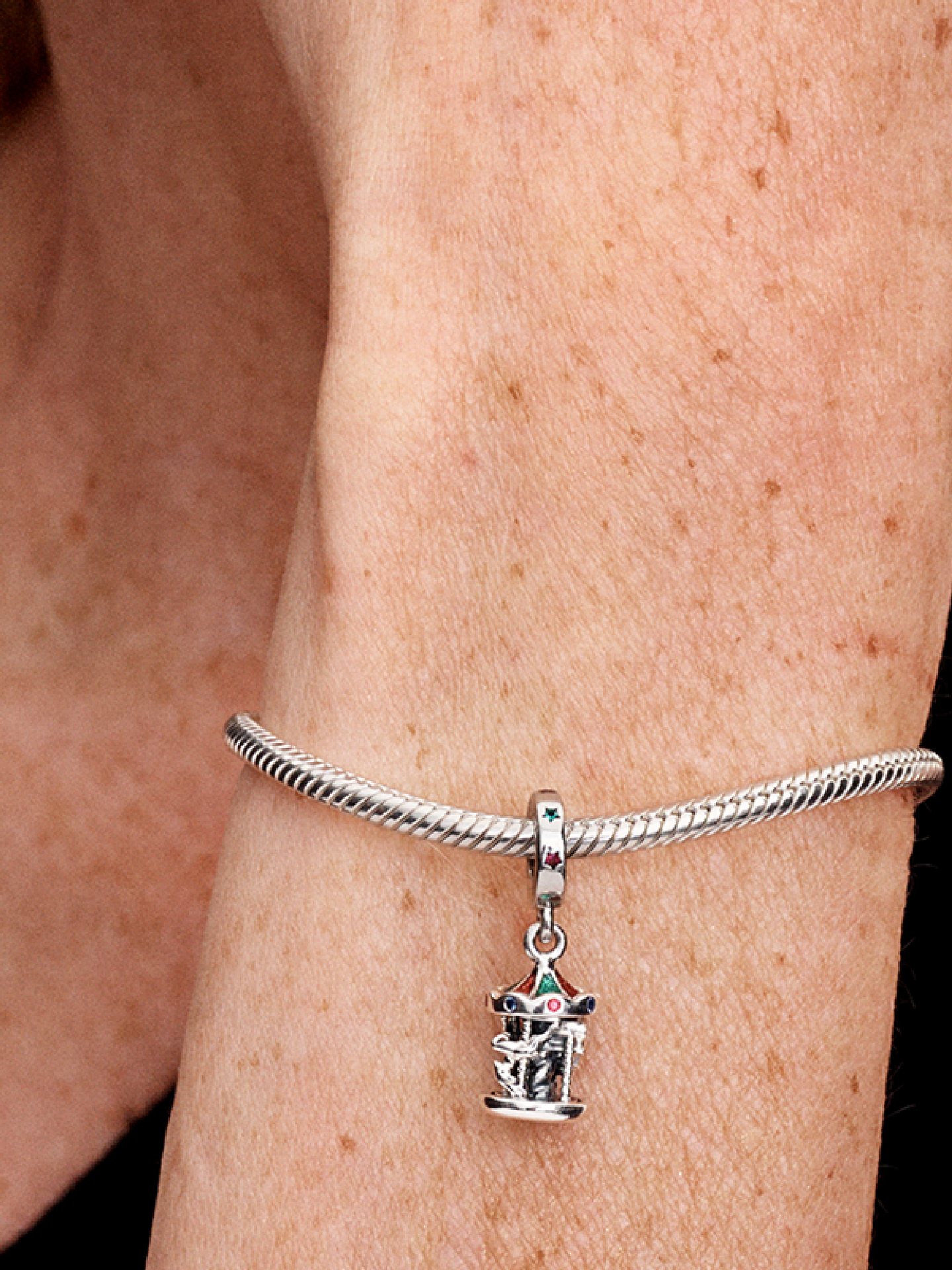 Женский шарм Pandora Spinning Carousel Dangle Charm, цвет: Серебро — фото 3
