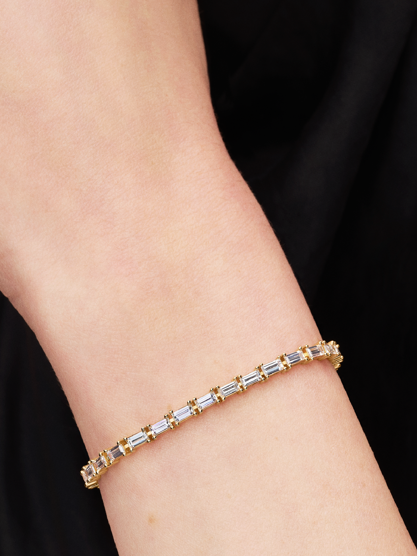 Женский браслет Pandora Sparkling Baguette Tennis, Gold plated, цвет: Позолоченный — фото 3