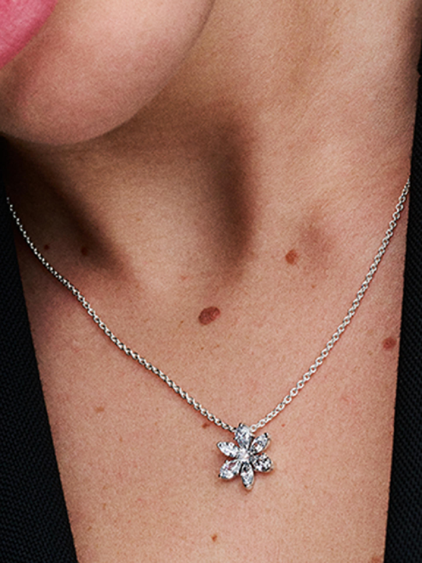 Женское колье Pandora Sparkling Herbarium Cluster Pendant, Sterling silver, цвет: Серебро — фото 3
