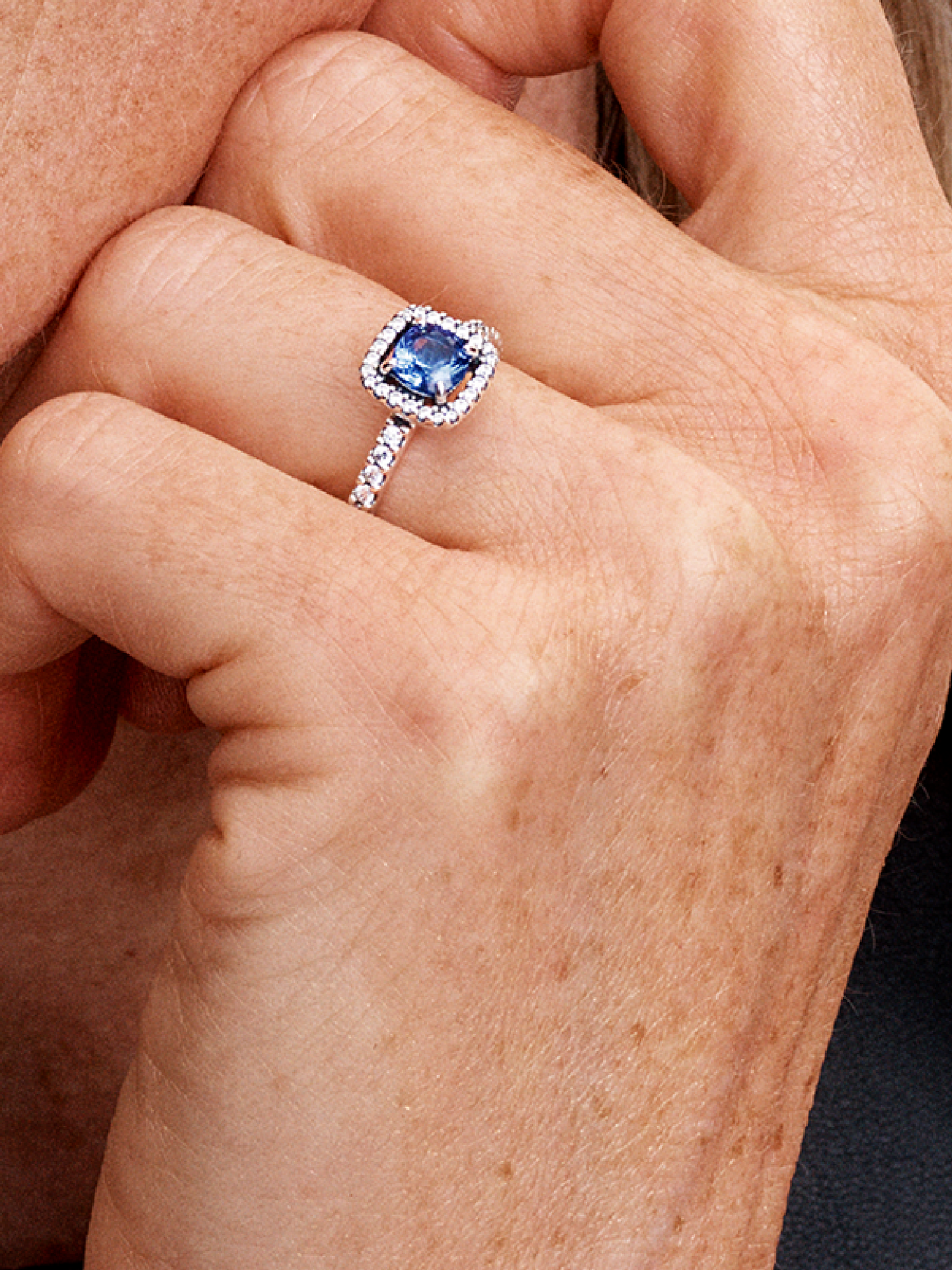 Женское кольцо Pandora Sparkling Square Blue Halo, цвет: Серебро — фото 3