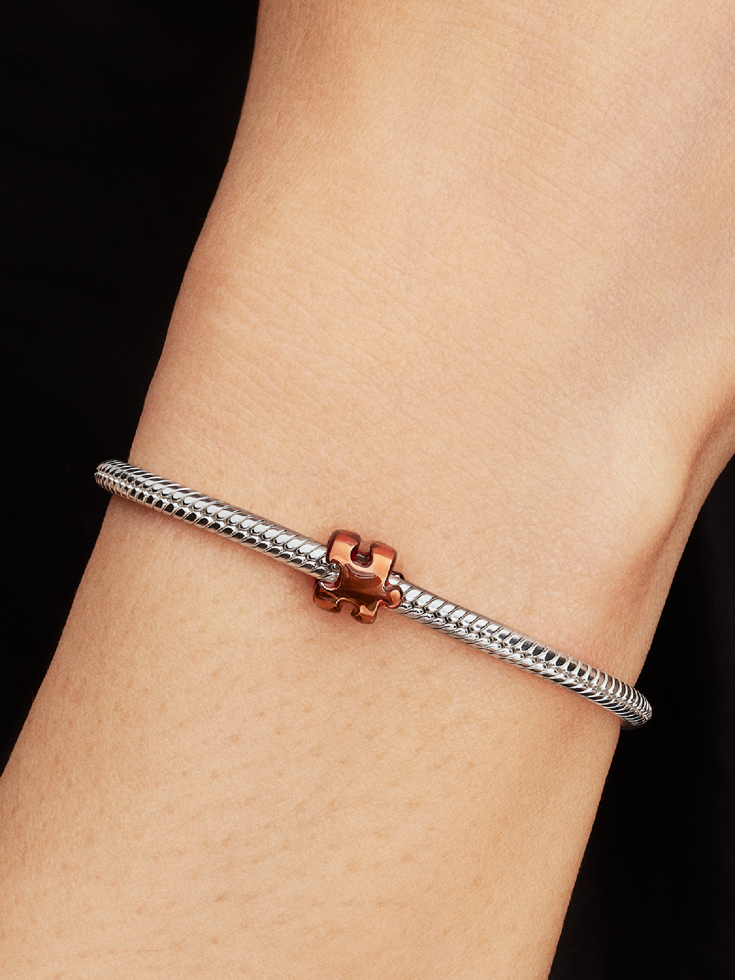 Женский шарм Pandora Orange Puzzle Piece Mini Charm, цвет: Серебро — фото 3