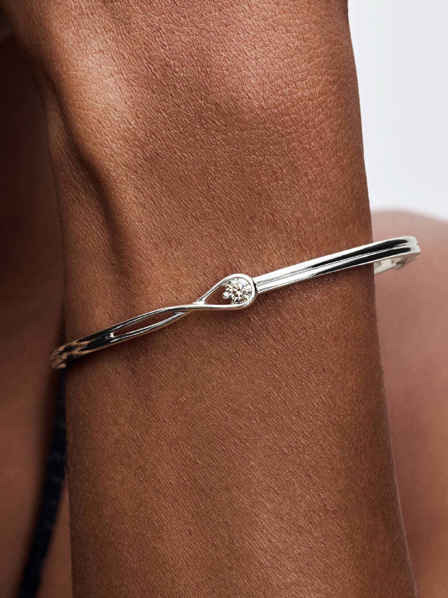 Pandora Infinite 14k White Gold Lab-grown Diamond Bangle