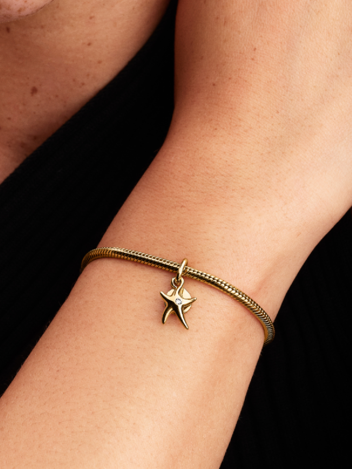 Женский шарм Pandora Starfish Double Dangle Charm, цвет: Позолоченный — фото 3