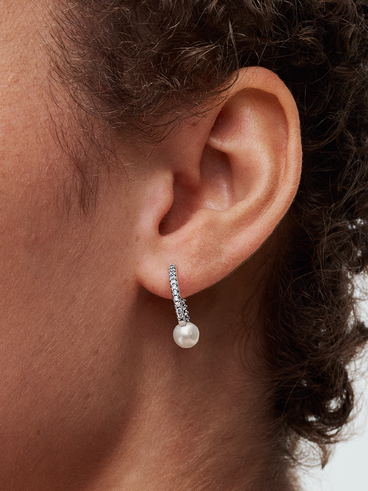Женские серьги Pandora Treated Freshwater Cultured Pearl & Pavé, цвет: Серебро — фото 3