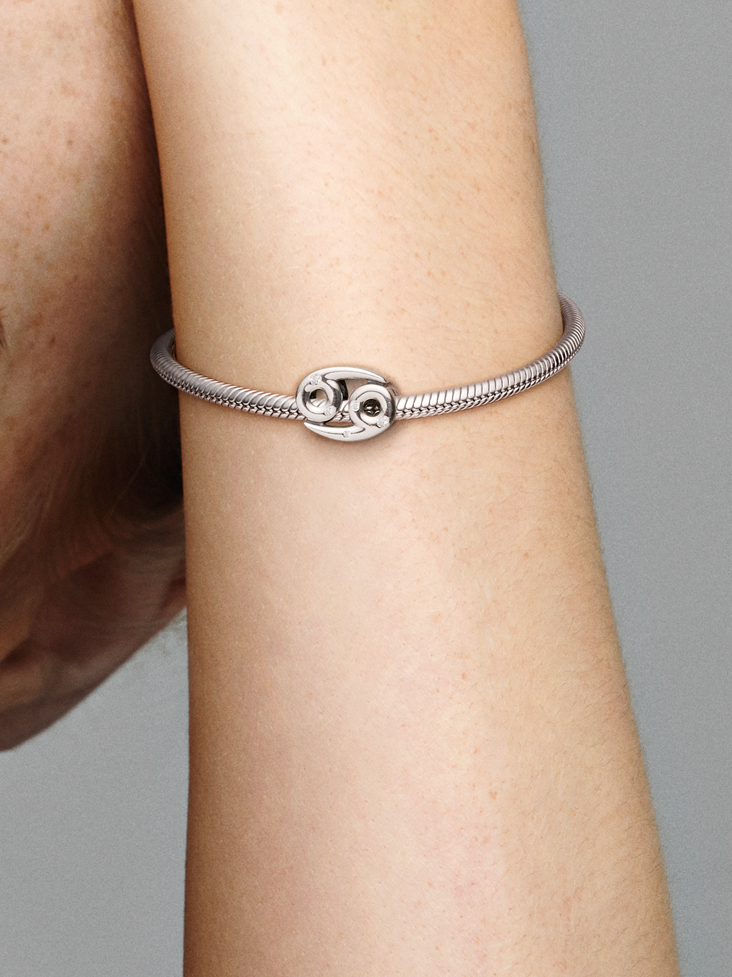 Женский шарм Pandora Sparkling Cancer Zodiac Charm, цвет: Серебро — фото 3