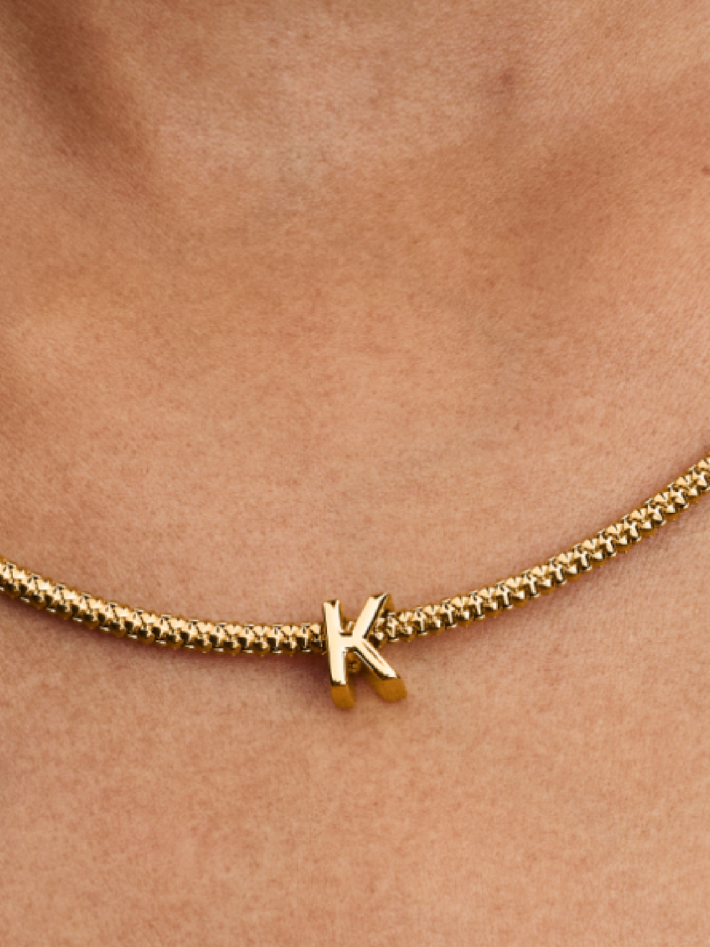 Женский шарм Pandora Letter K Alphabet Charm, Gold plated, цвет: Позолоченный — фото 3
