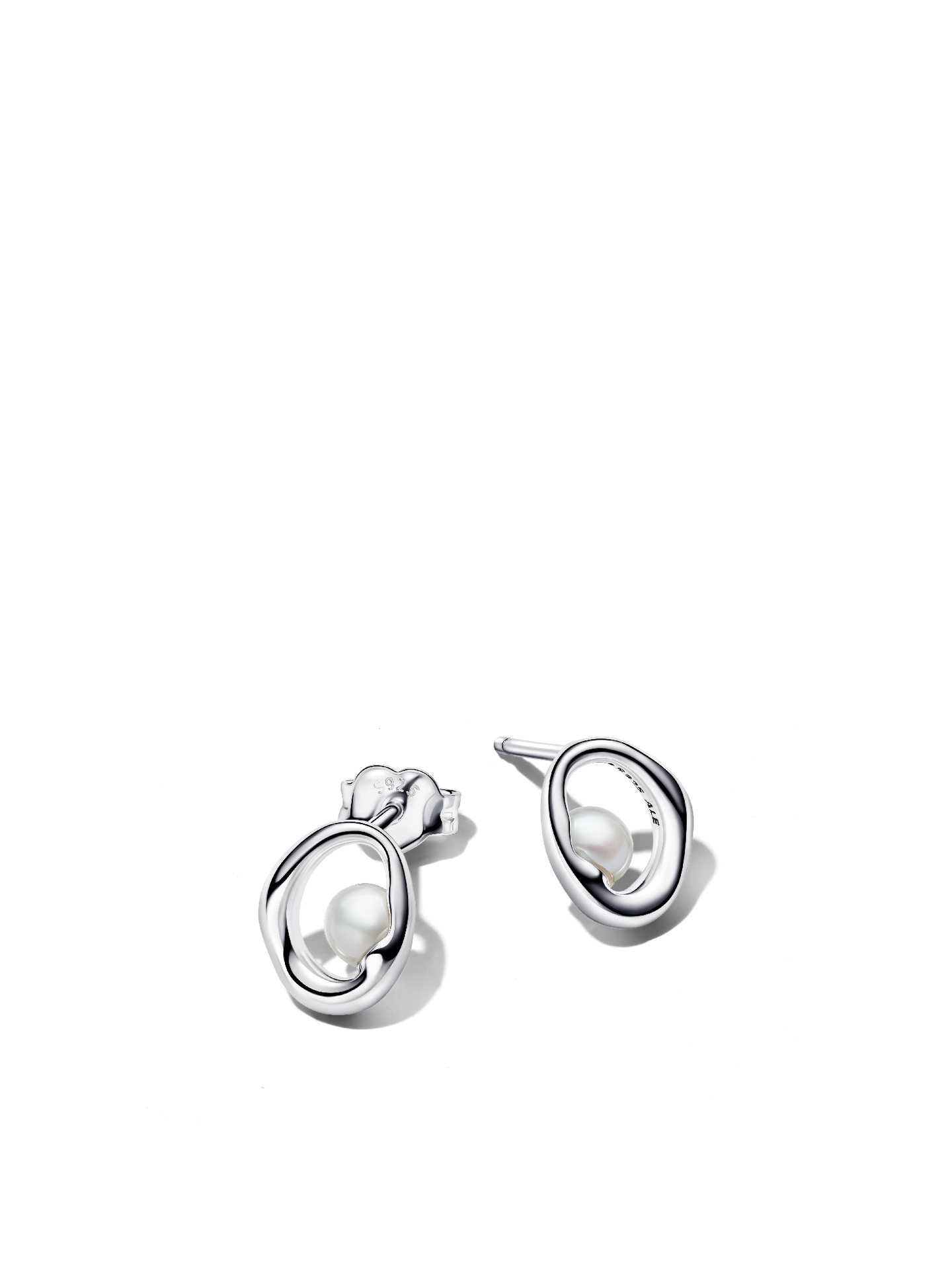 Женские серьги Pandora Organically Shaped Oval & Treated Freshwater Cultured Pearl, Sterling silver, цвет: Серебро — фото 1