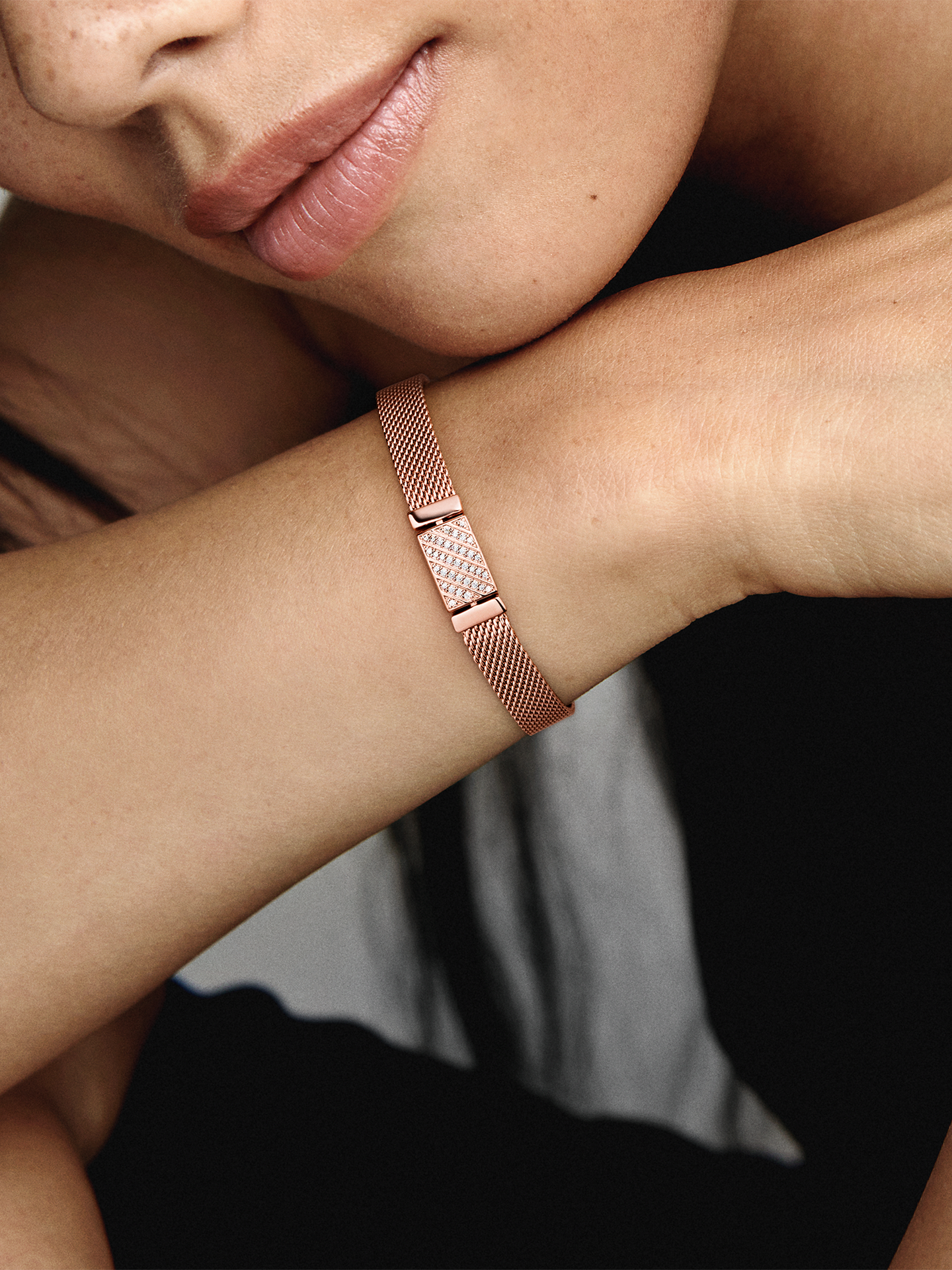 Женский браслет Pandora Reflexions Long Clasp Pavé, цвет: Покрытие розовым золотом — фото 3