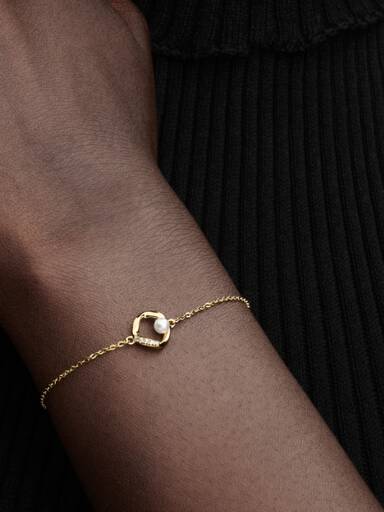 Organically Shaped Pavé Circle & Treated Freshwater Cultured Pearl Bracelet