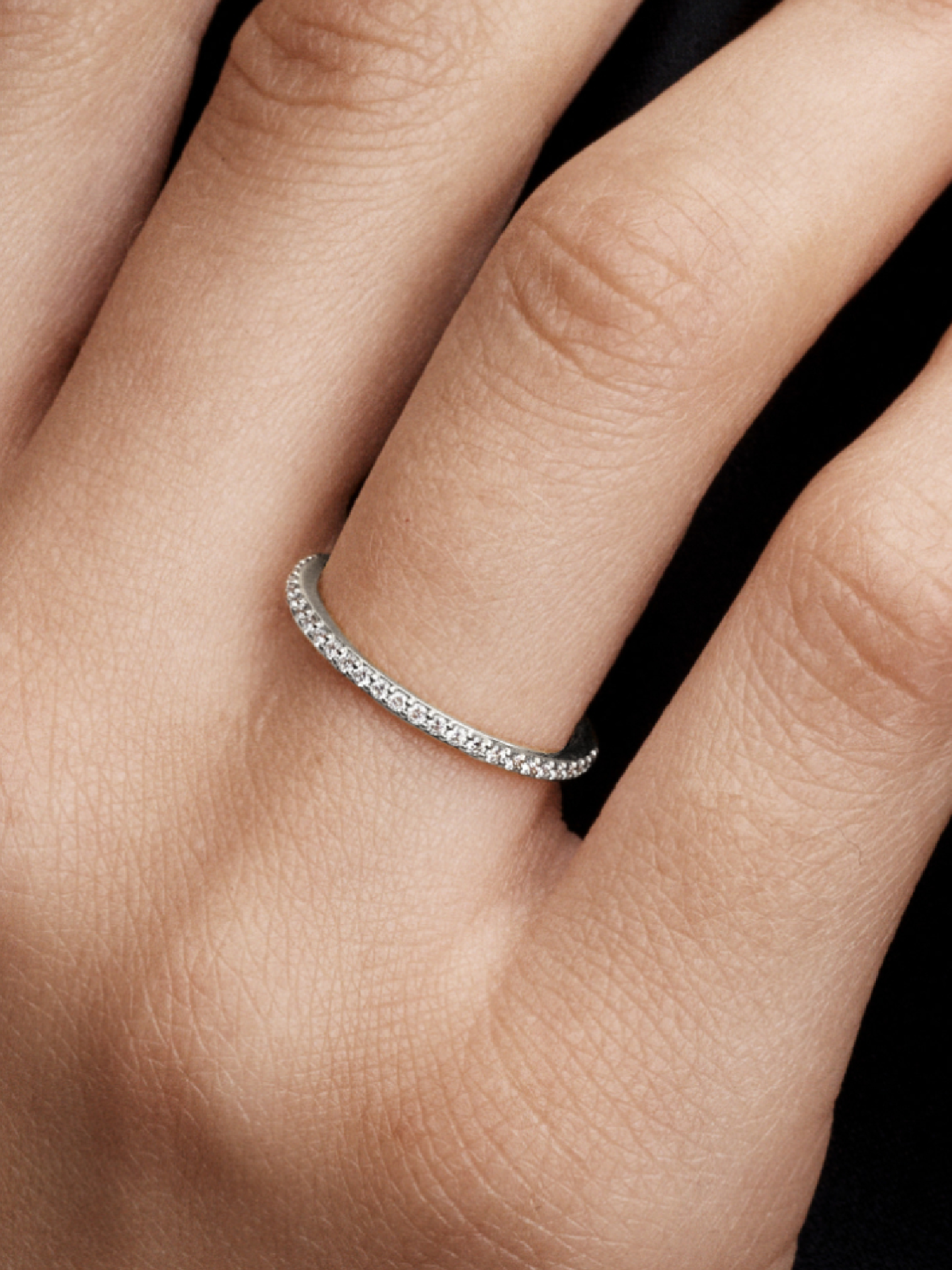 Женское кольцо Pandora Era Lab-Grown Diamond Half Eternity Pavé Band, цвет: Белое золото — фото 3