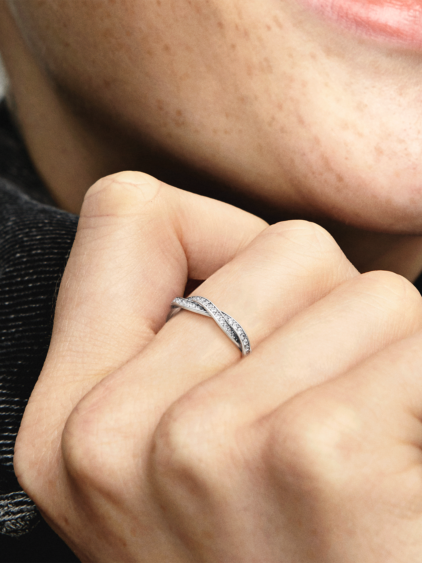 Женское кольцо Pandora Sparkling Twisted Lines, Sterling silver, цвет: Серебро — фото 3