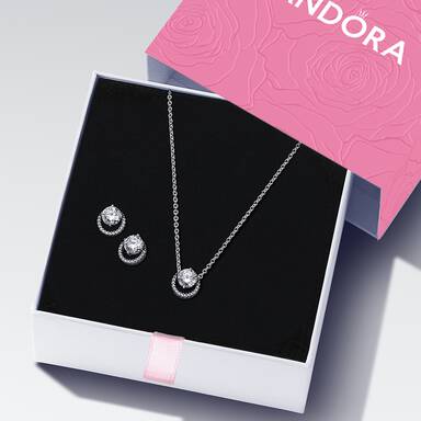 Sparkling Round Halo Jewelry Gift Set