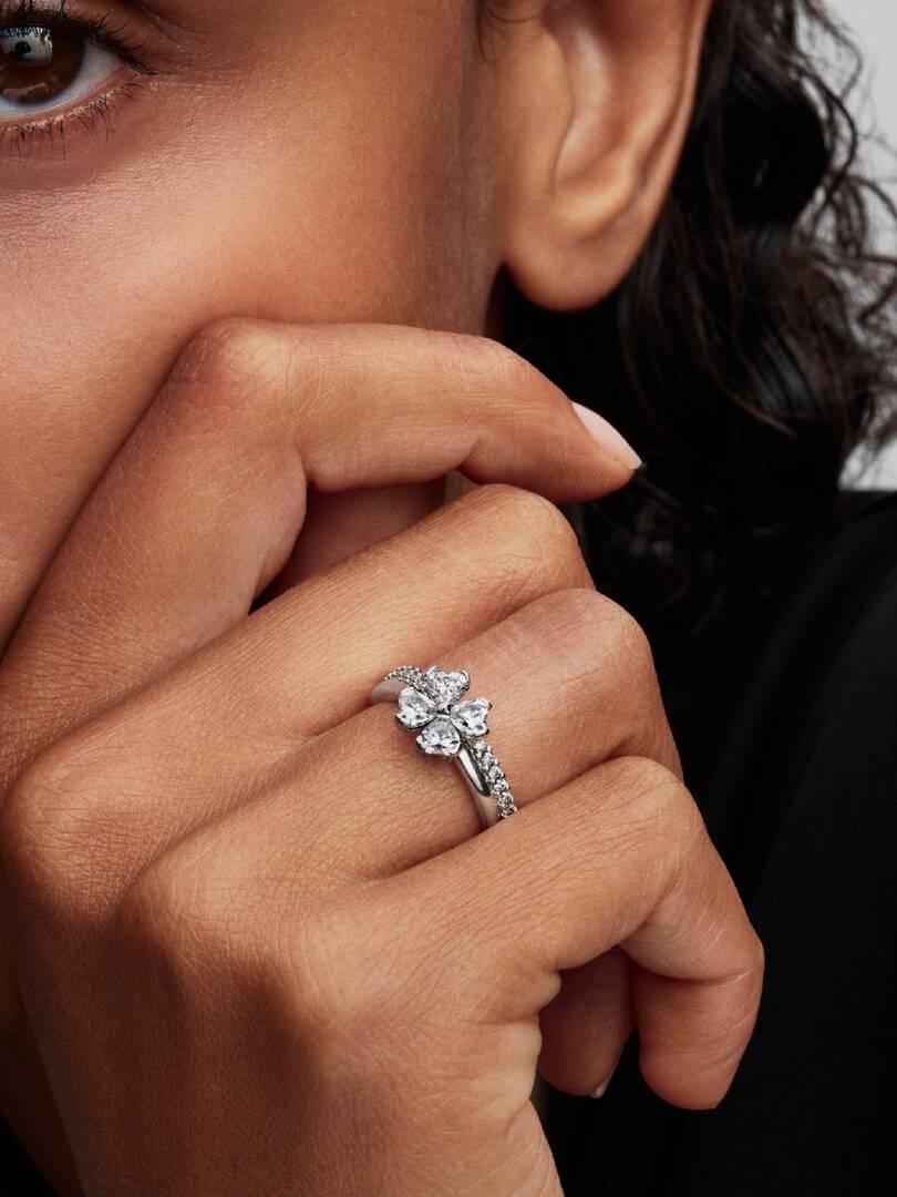Sparkling Lucky Clover Splittable Ring | Sterling silver | Pandora US