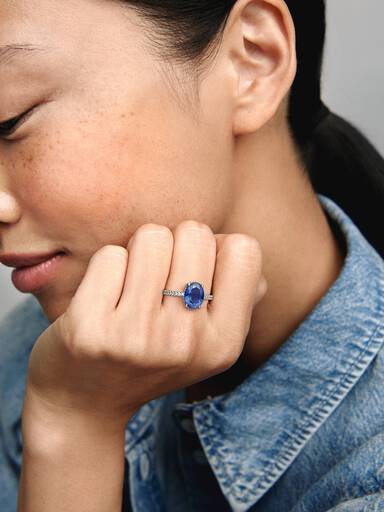 Sparkling Statement Halo Ring