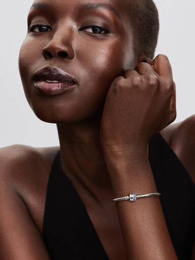 FINAL SALE - Sparkling Barrel Clasp Bangle